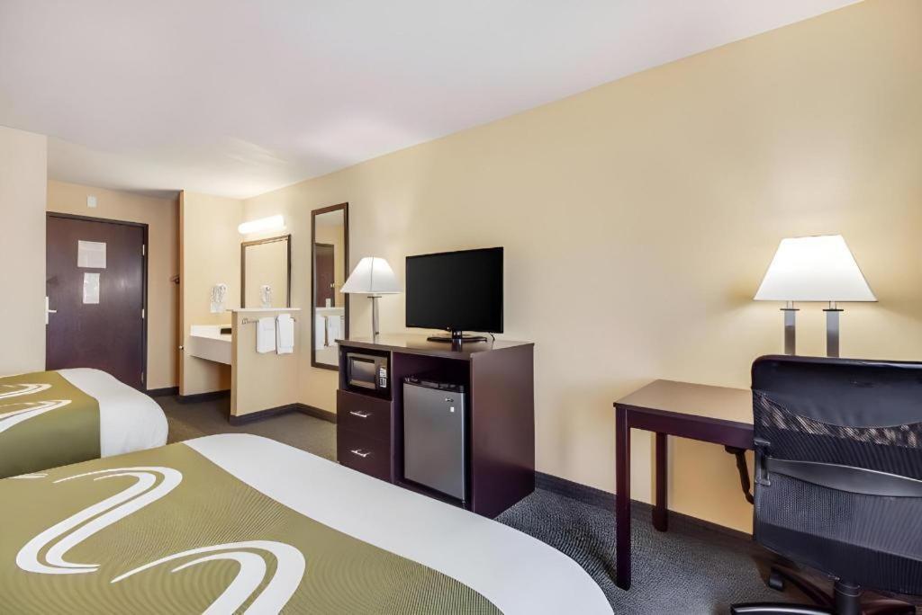 Quality Inn & Suites Arbor Exterior foto