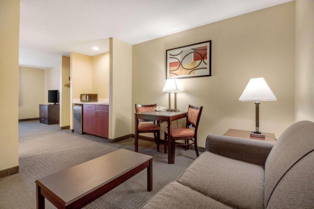 Quality Inn & Suites Arbor Exterior foto