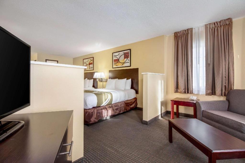Quality Inn & Suites Arbor Exterior foto