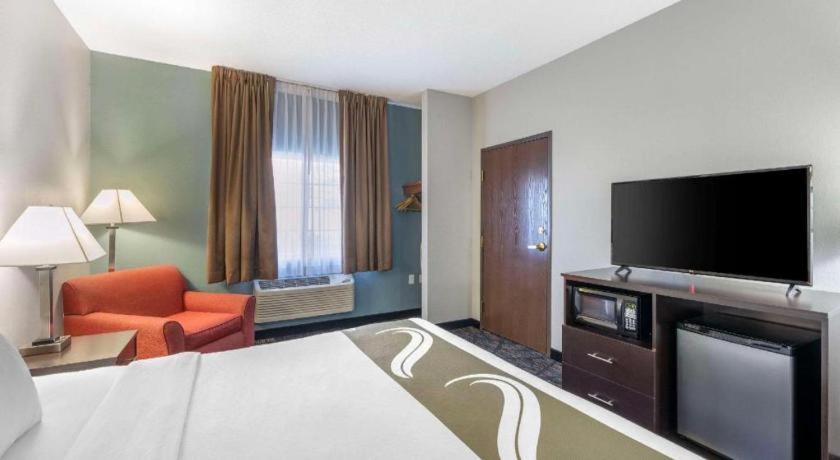 Quality Inn & Suites Arbor Exterior foto