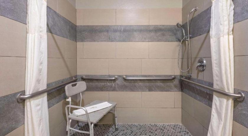 Quality Inn & Suites Arbor Exterior foto